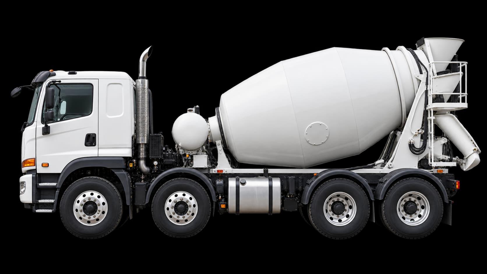 Rigid truck fitted with a concrete agitator